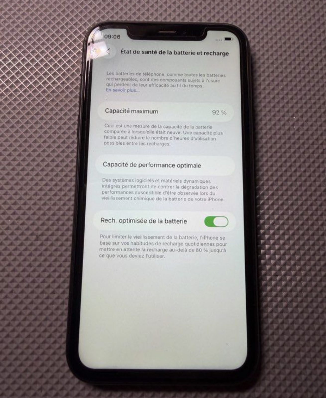 iPhone 11 noir - 64 Go - comme neuf