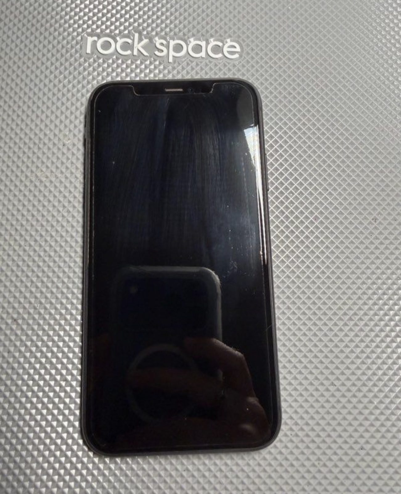 iPhone 11 noir - 64 Go - comme neuf
