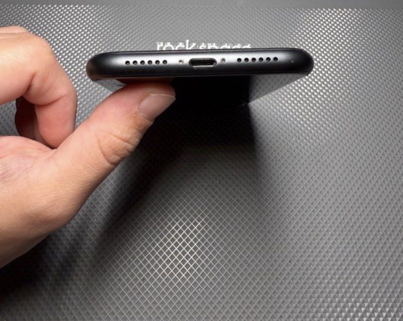 iPhone 11 noir - 64 Go - comme neuf