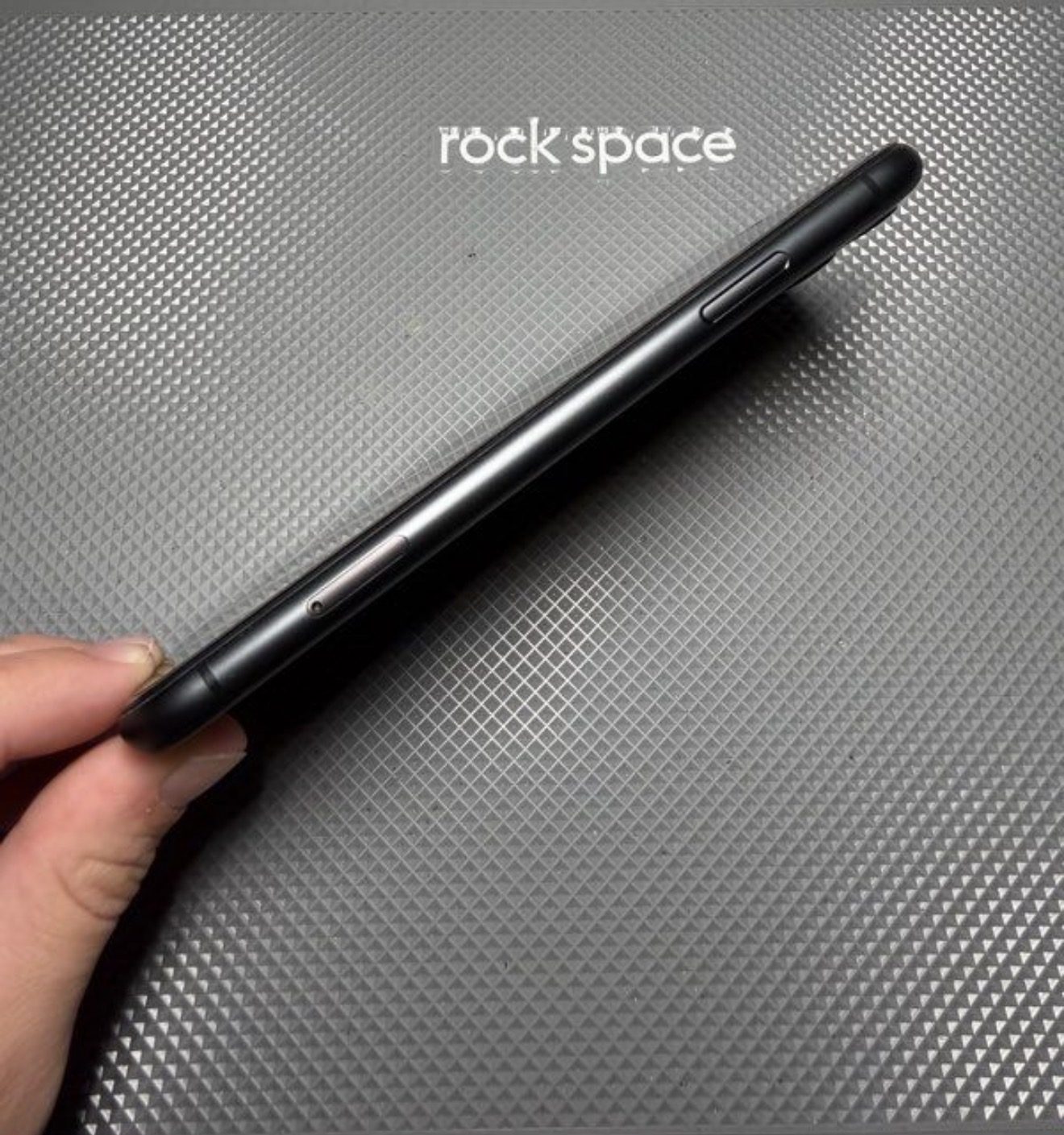 iPhone 11 noir - 64 Go - comme neuf