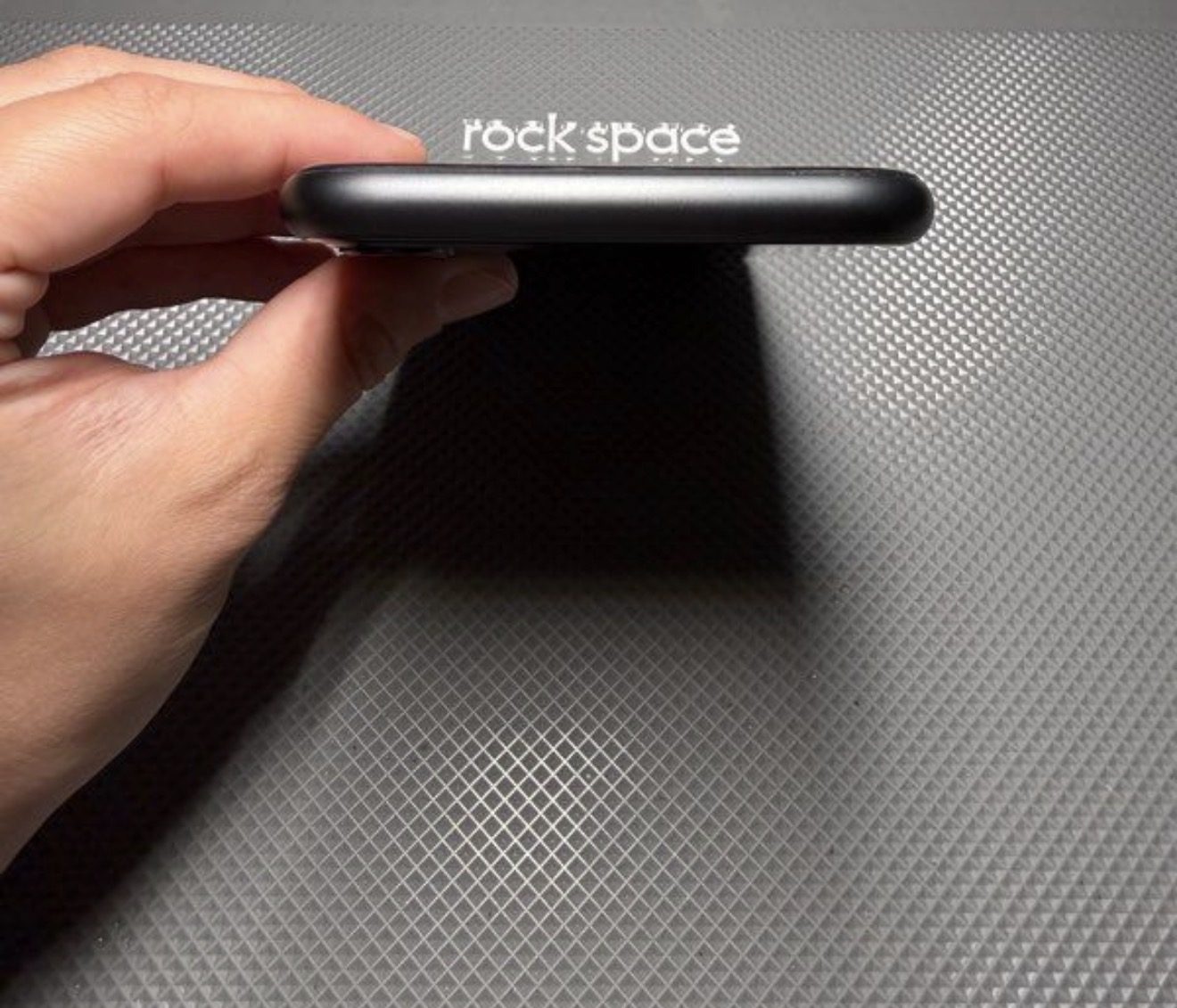 iPhone 11 noir - 64 Go - comme neuf
