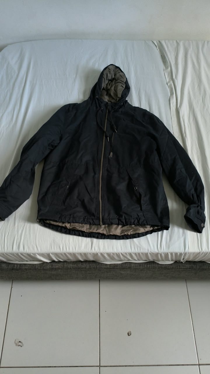 Veste foncée à capuche — XL