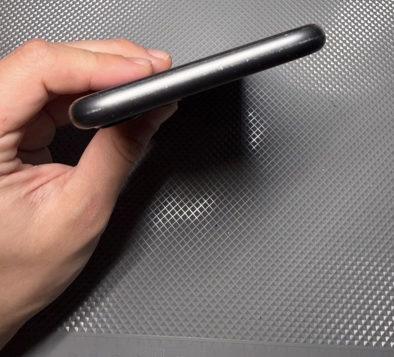 iPhone 11 noir - 64 Go - très bon état