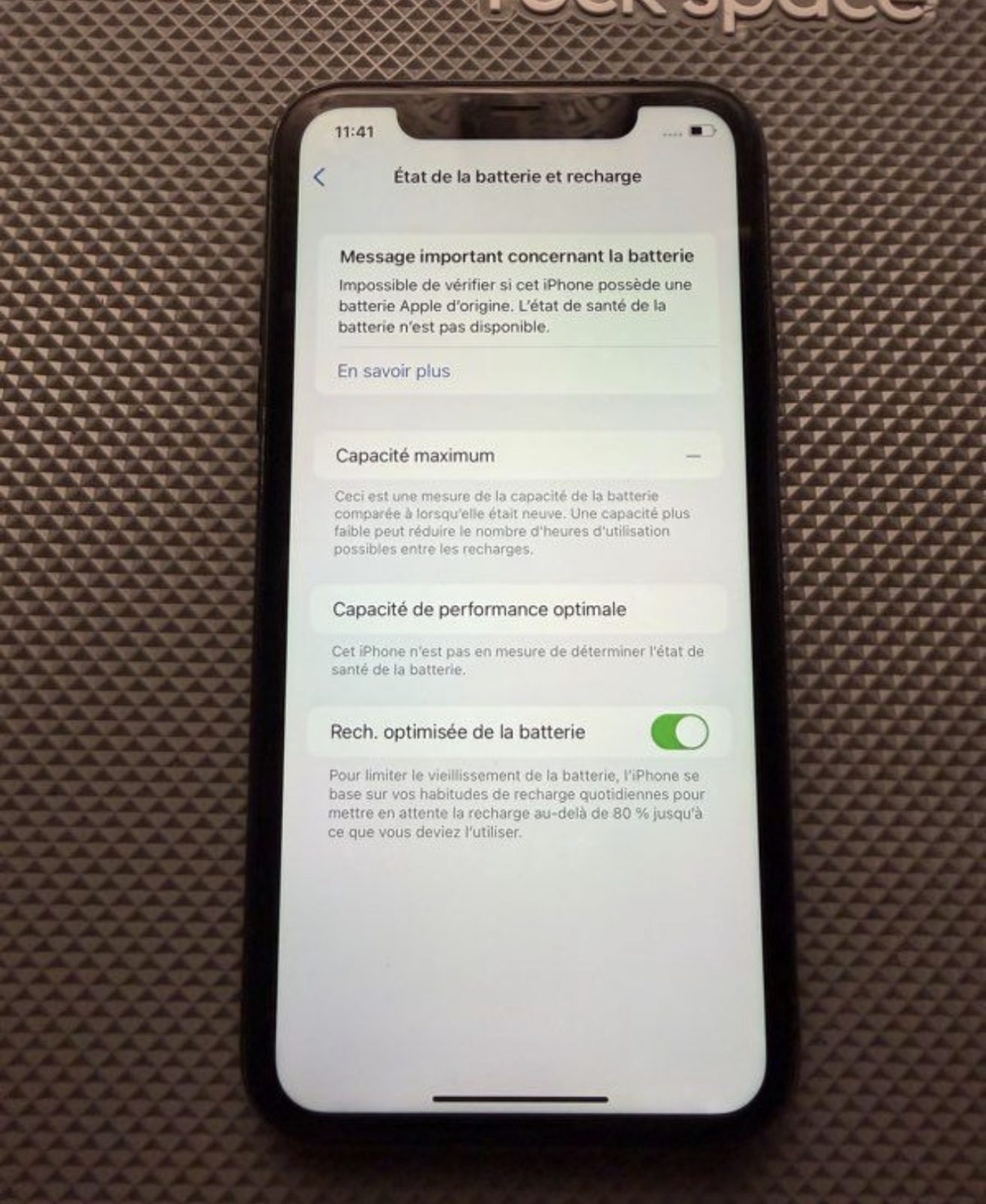 iPhone 11 noir - 64 Go - très bon état