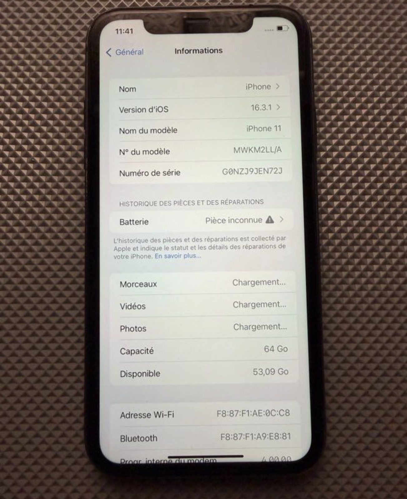 iPhone 11 noir - 64 Go - très bon état
