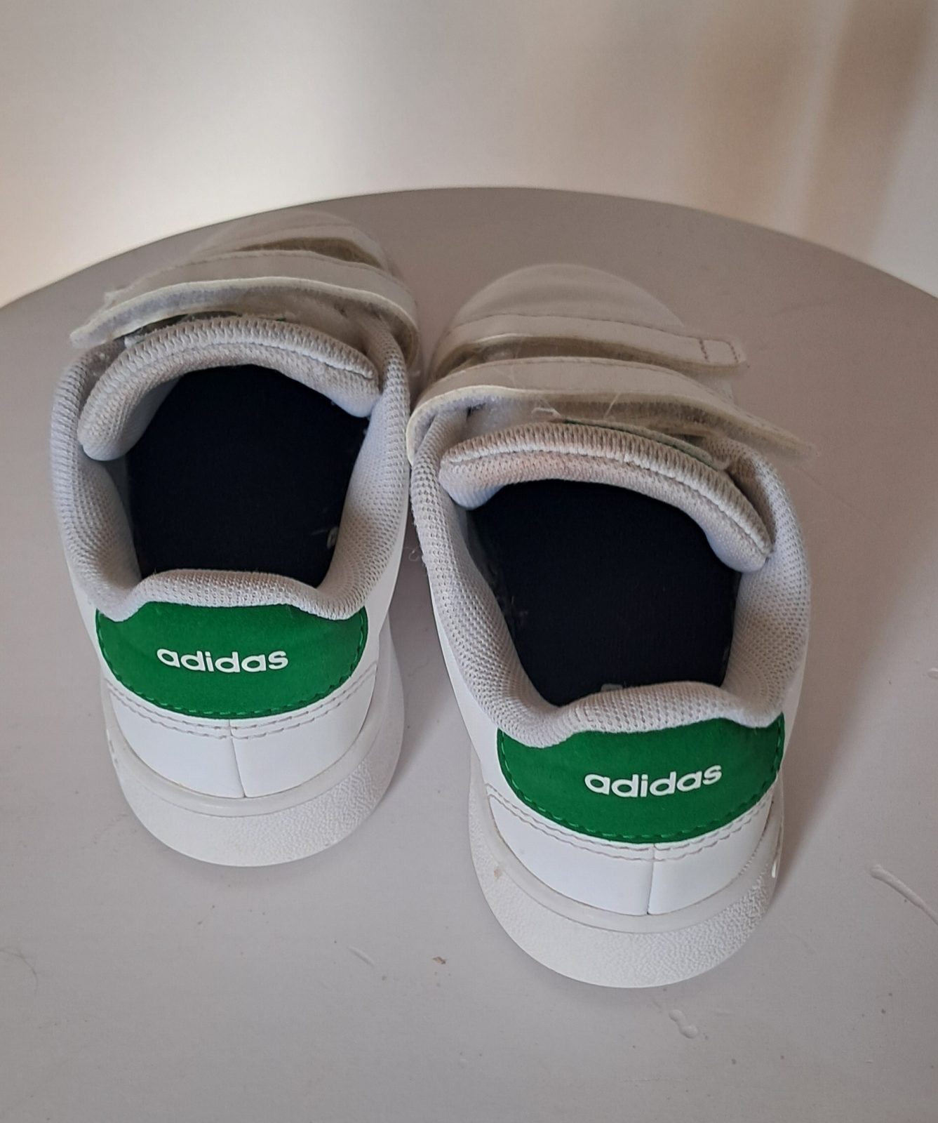 Baskets enfant Adidas blanches et vertes à scratch