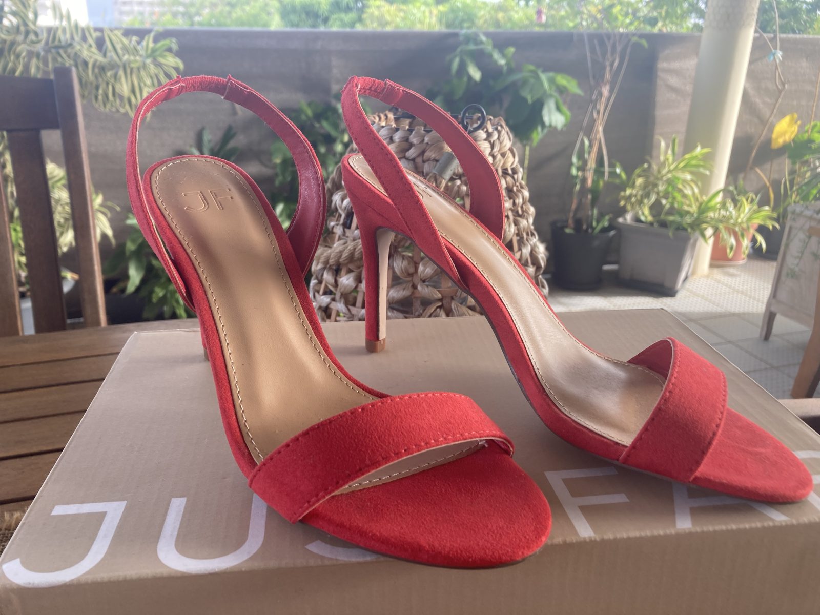 Sandales à talons rouges en suédine, marque JF — Justfab — Martinique