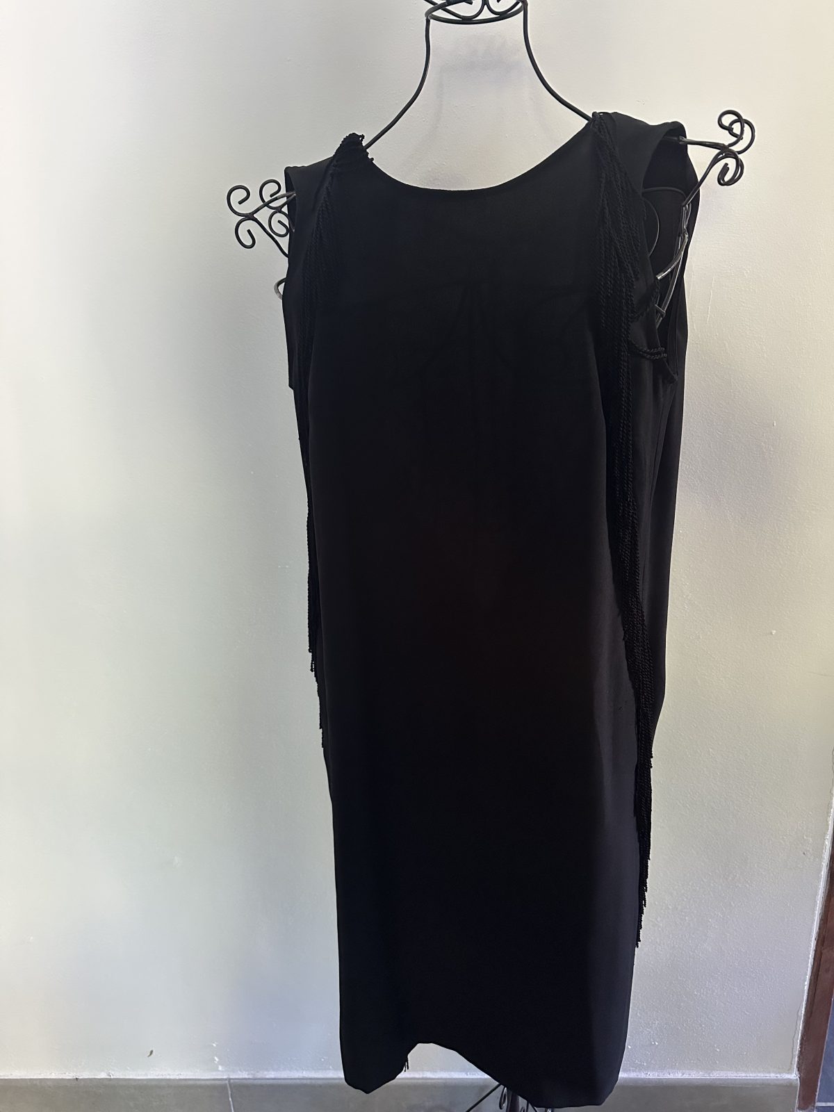 Petite robe noire Sinéquanone à franges style charleston - Taille 38 - Neuve