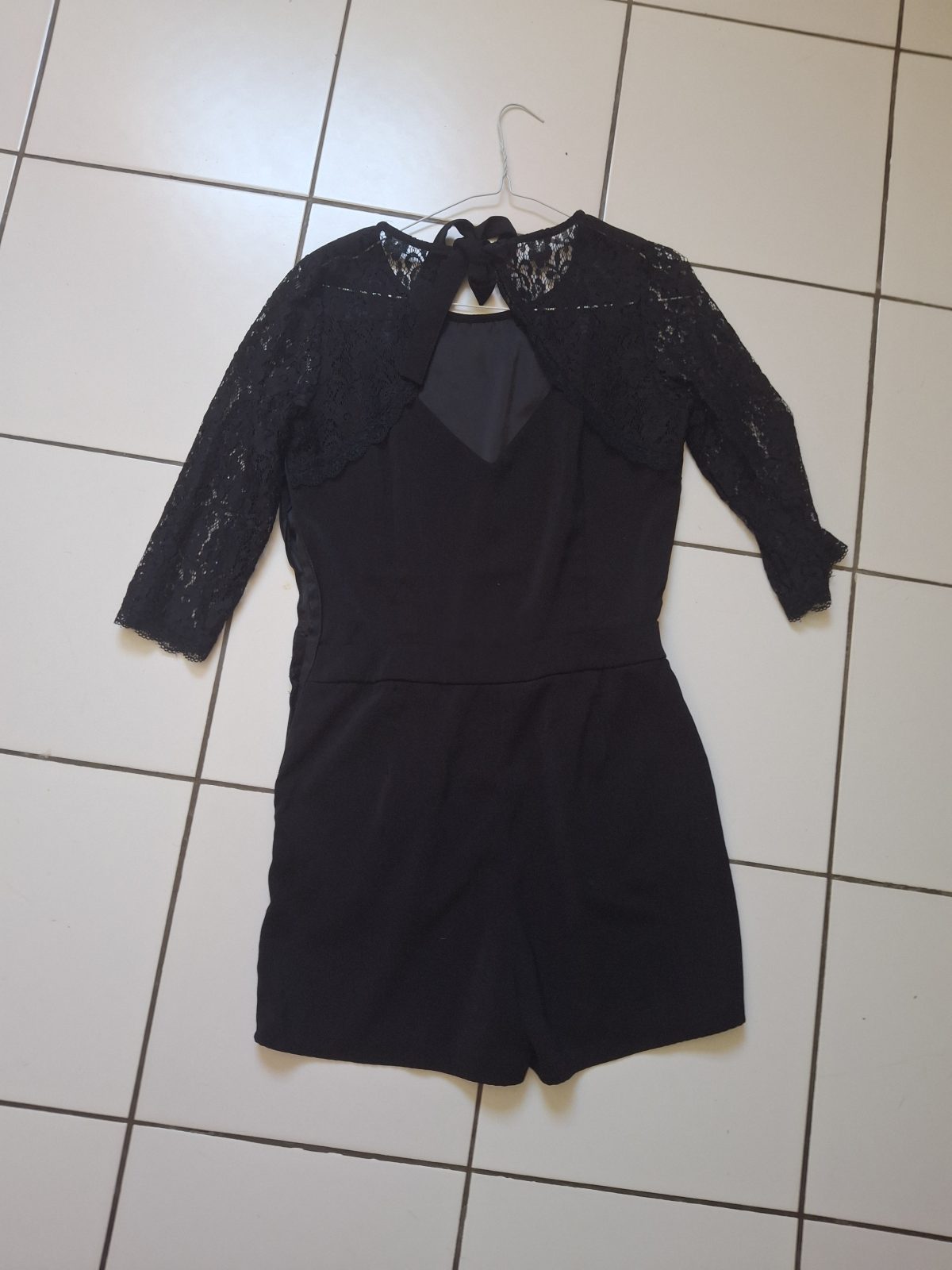 Combi noire courte manches longues dentelle Kiabi taille 36