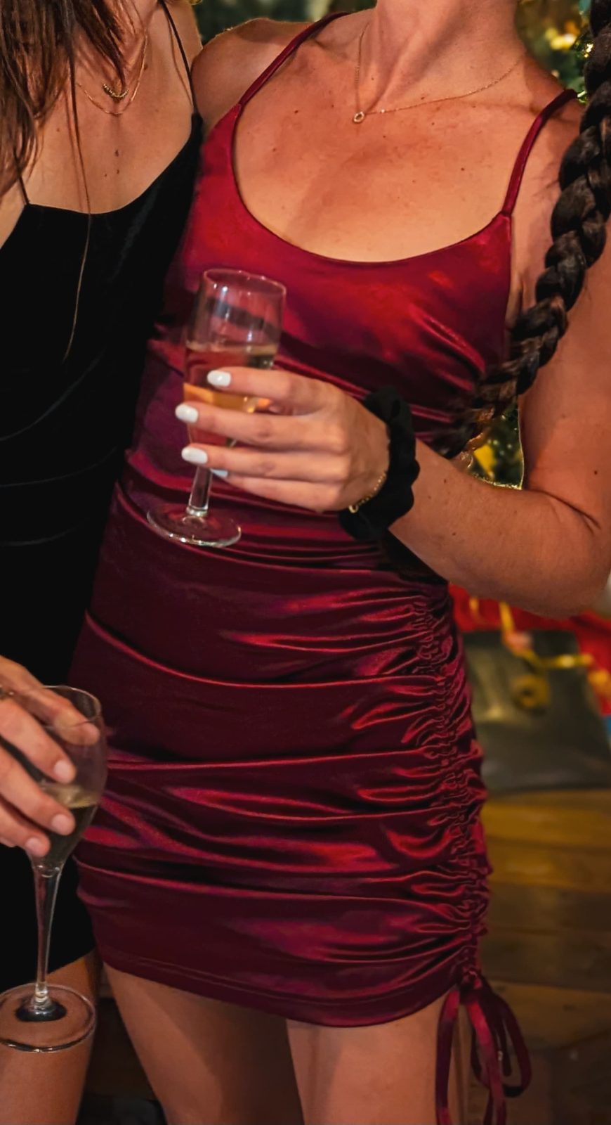 Robe courte bordeaux satiné à lacets, élastique