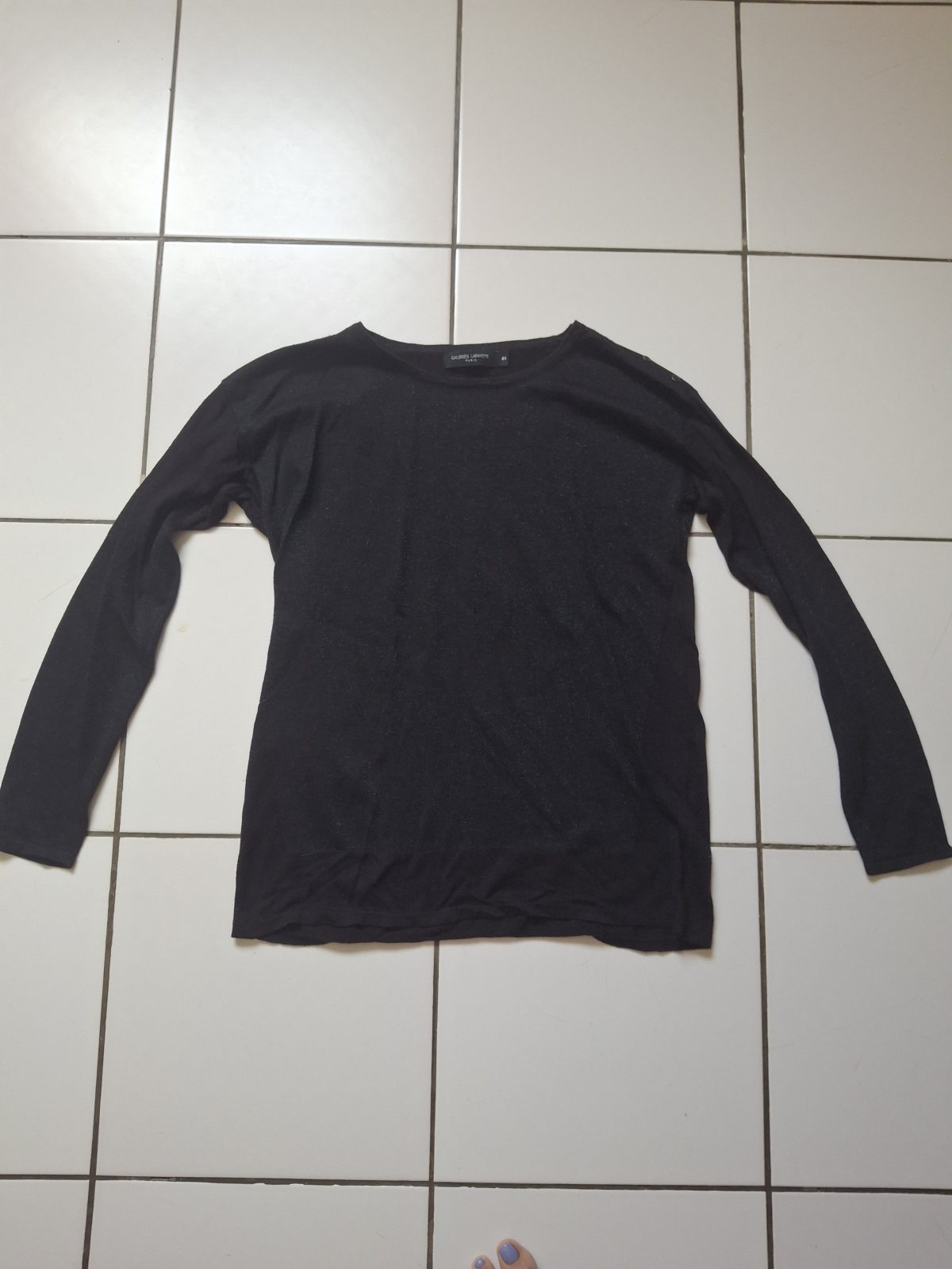 Pull noir manches longues Galeries Lafayette taille 01