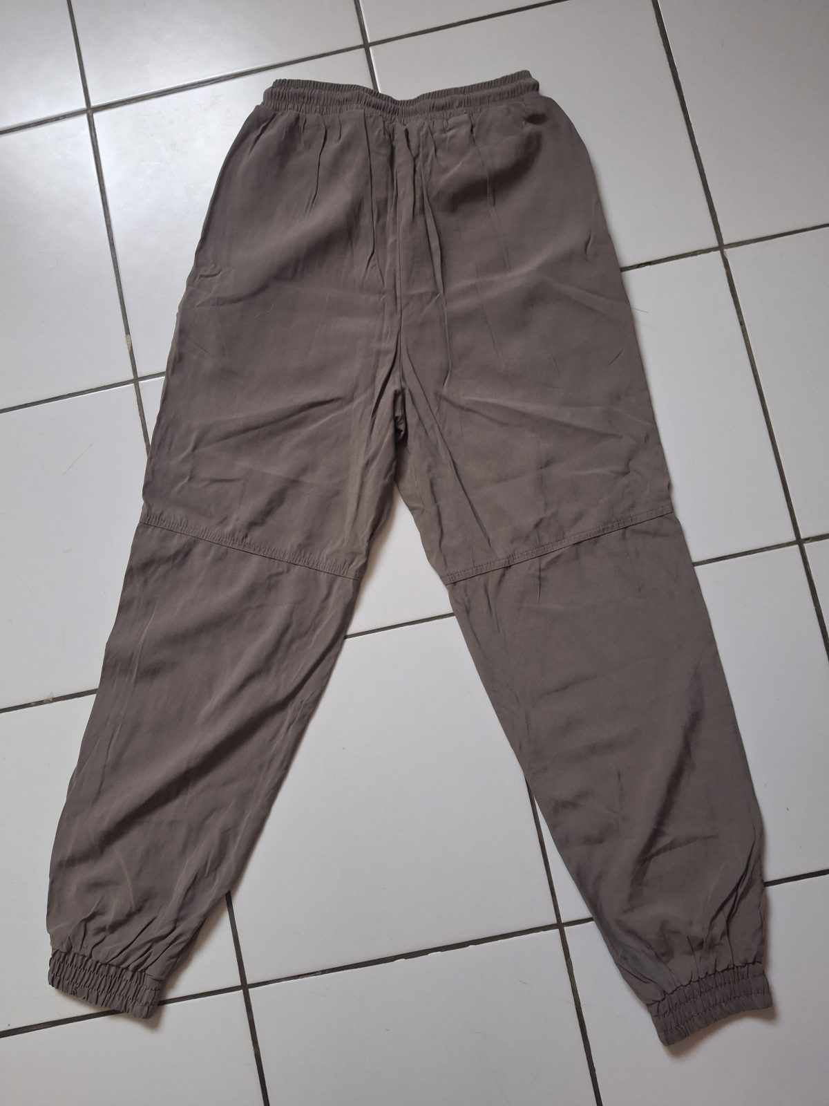 Pantalon jogger kaki Zara taille XS