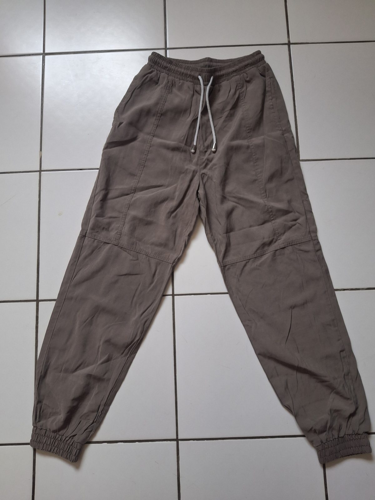 Pantalon jogger kaki Zara taille XS
