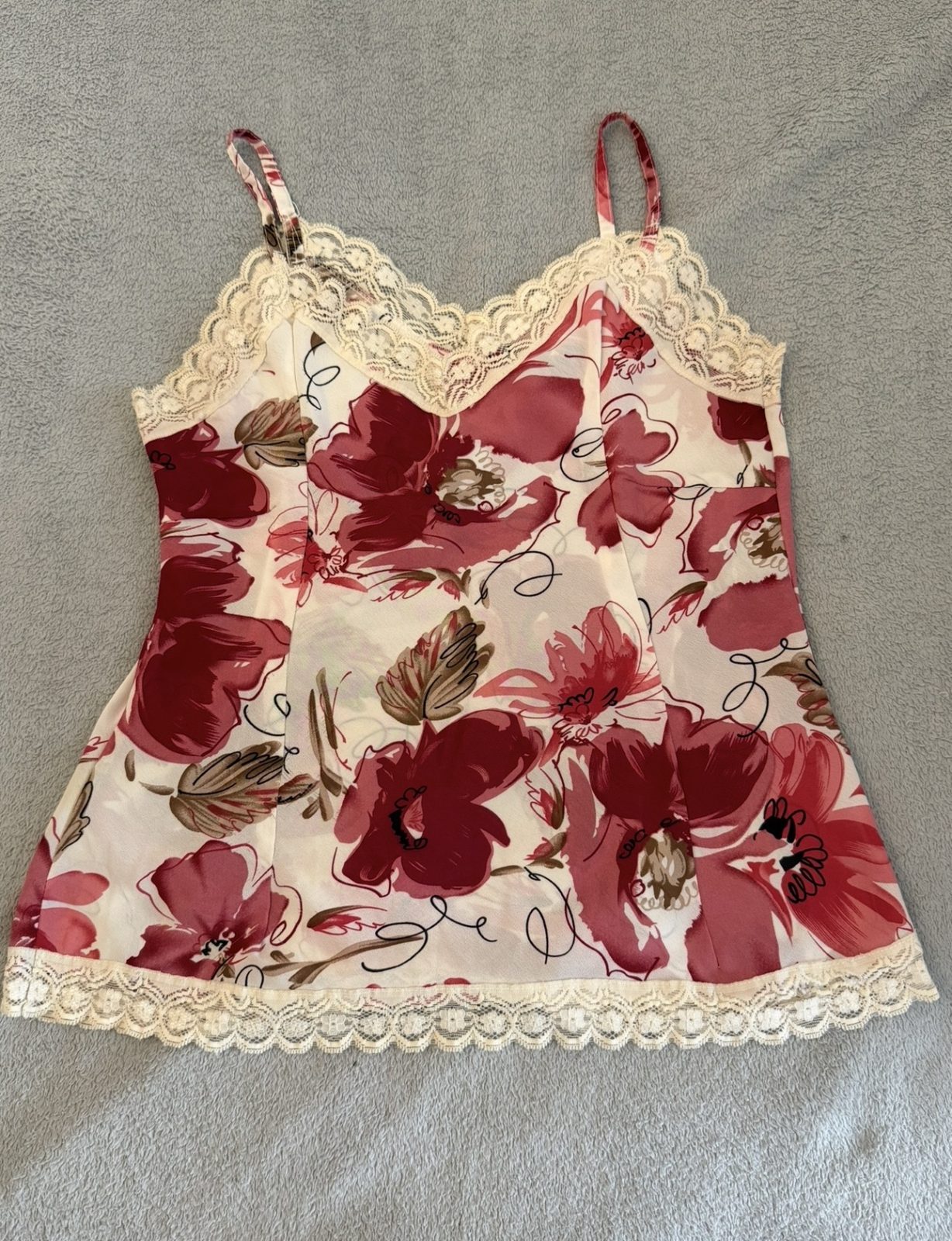 Caraco floral rose et crème à dentelle, taille 40 — La Réunion