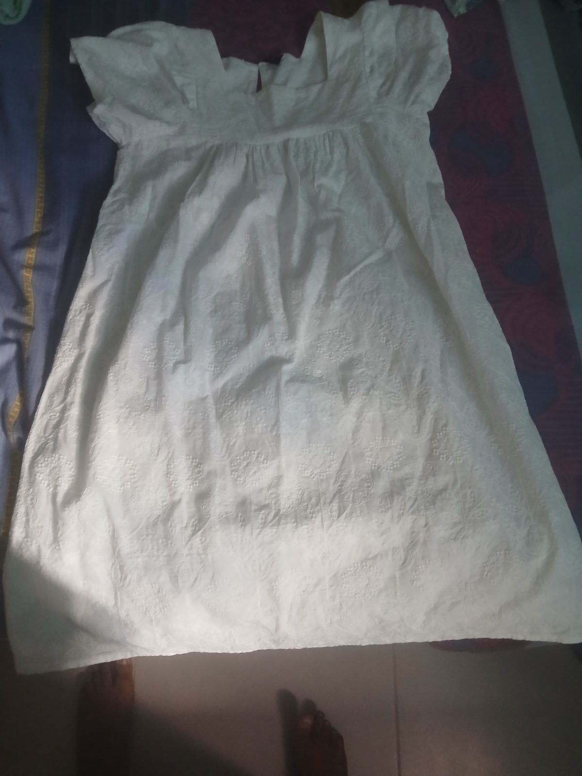 Robe blanche brodée à manches courtes, coton — Kiabi — Guadeloupe