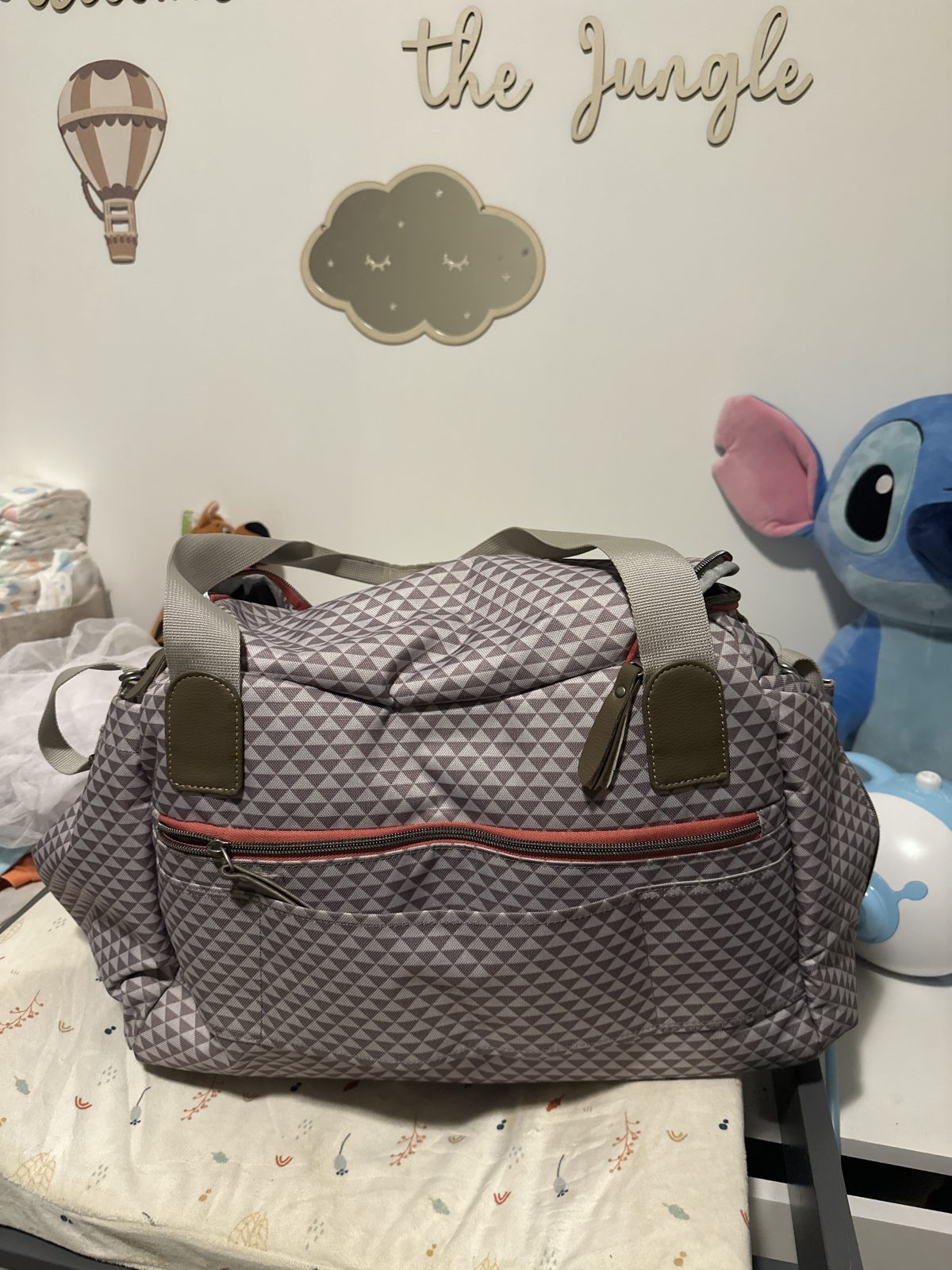 Sac à langer Béaba gris graphique motif triangles