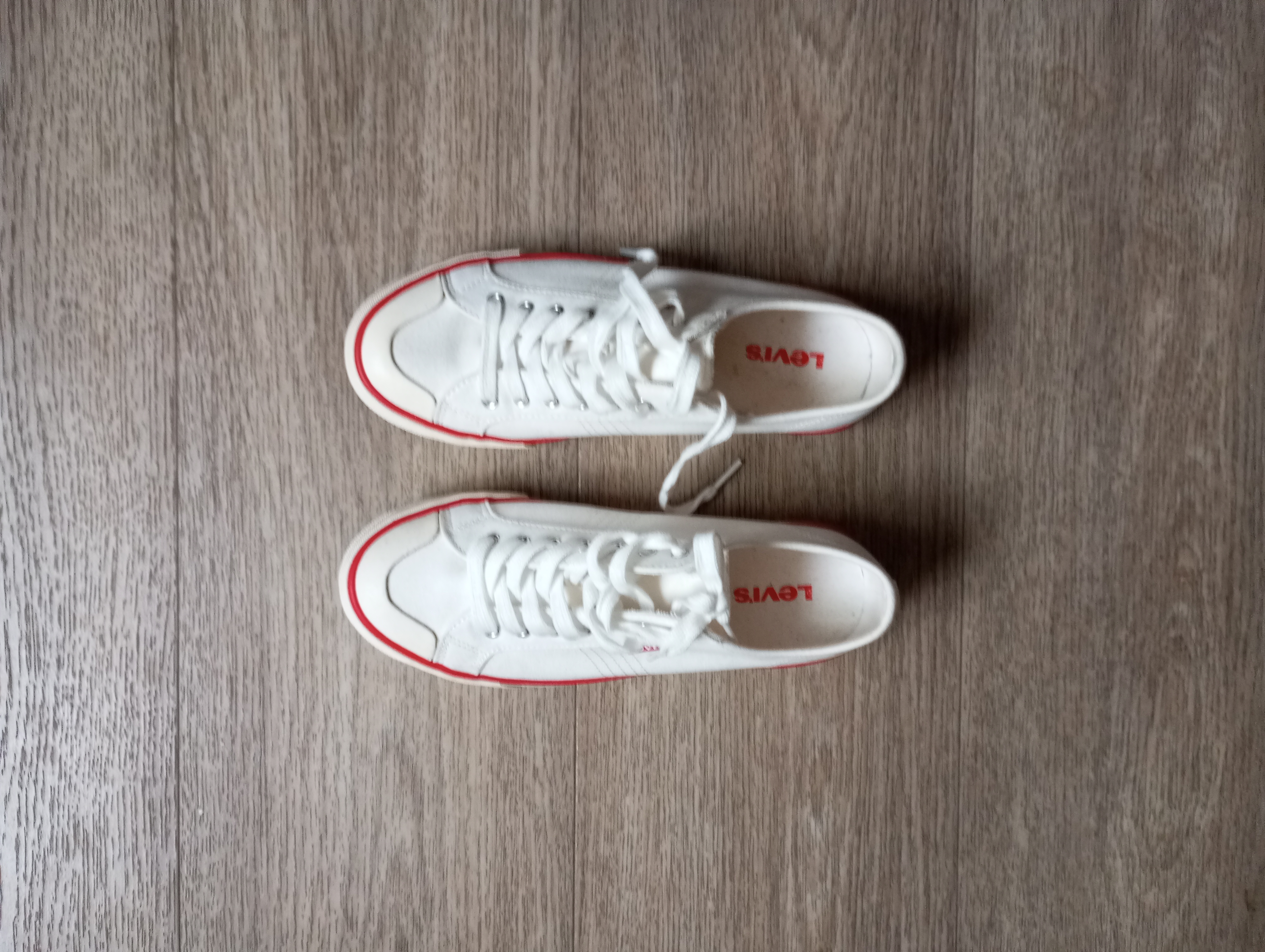 Vend tennis levis — La Réunion