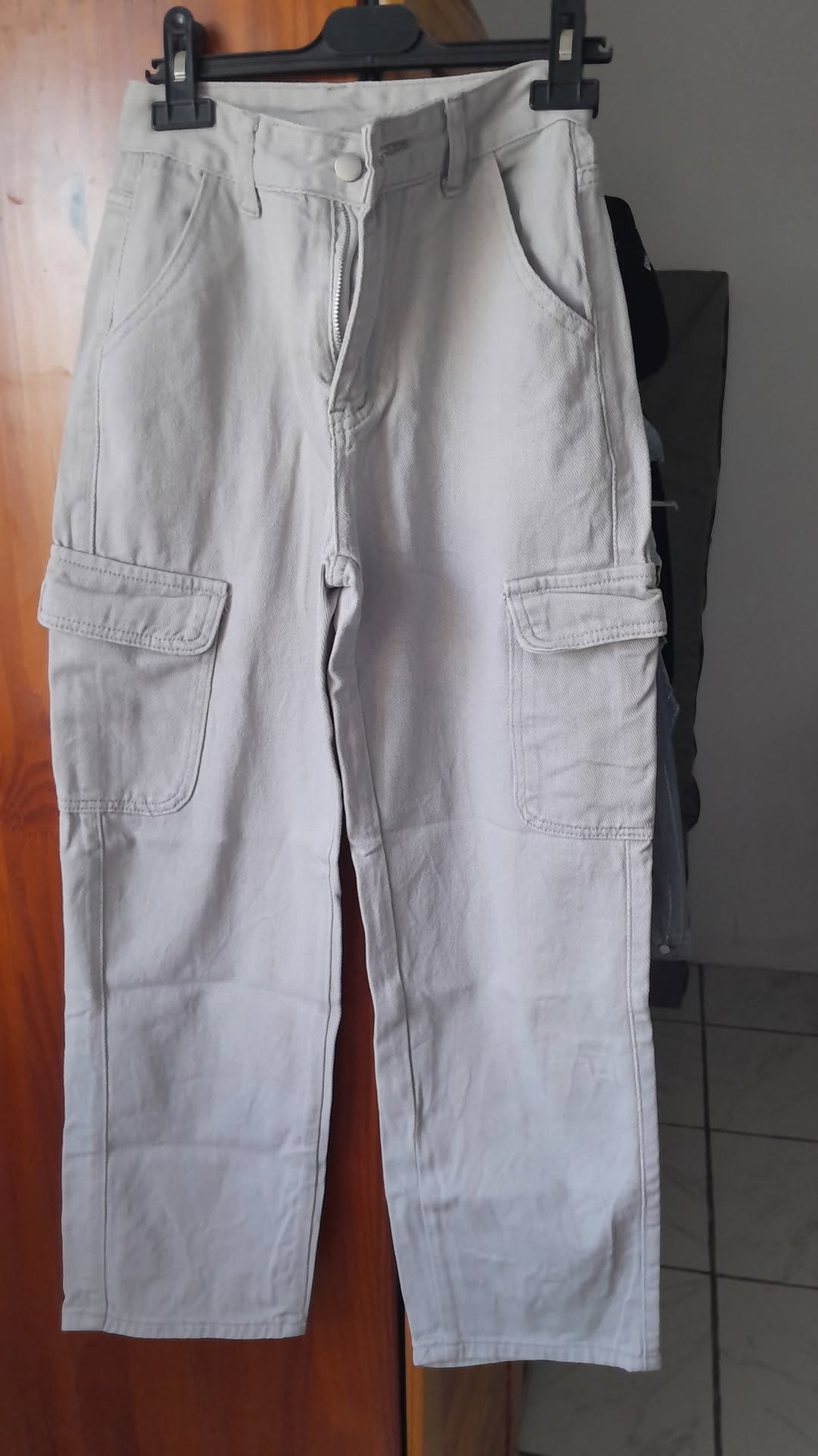 Jeans cargo gris — La Réunion