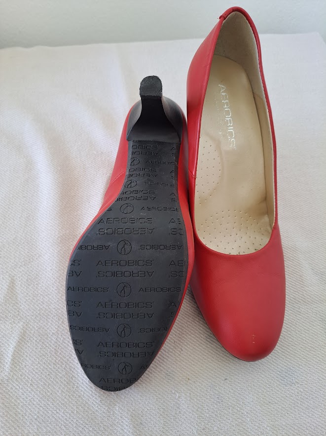 Chaussure femme cuir rouge P.39 — La Réunion