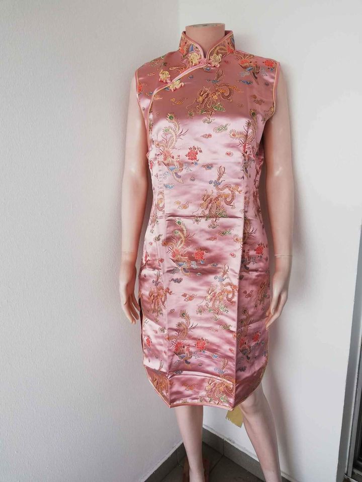 Robe chinoise Fem t 42 neuf — La Réunion