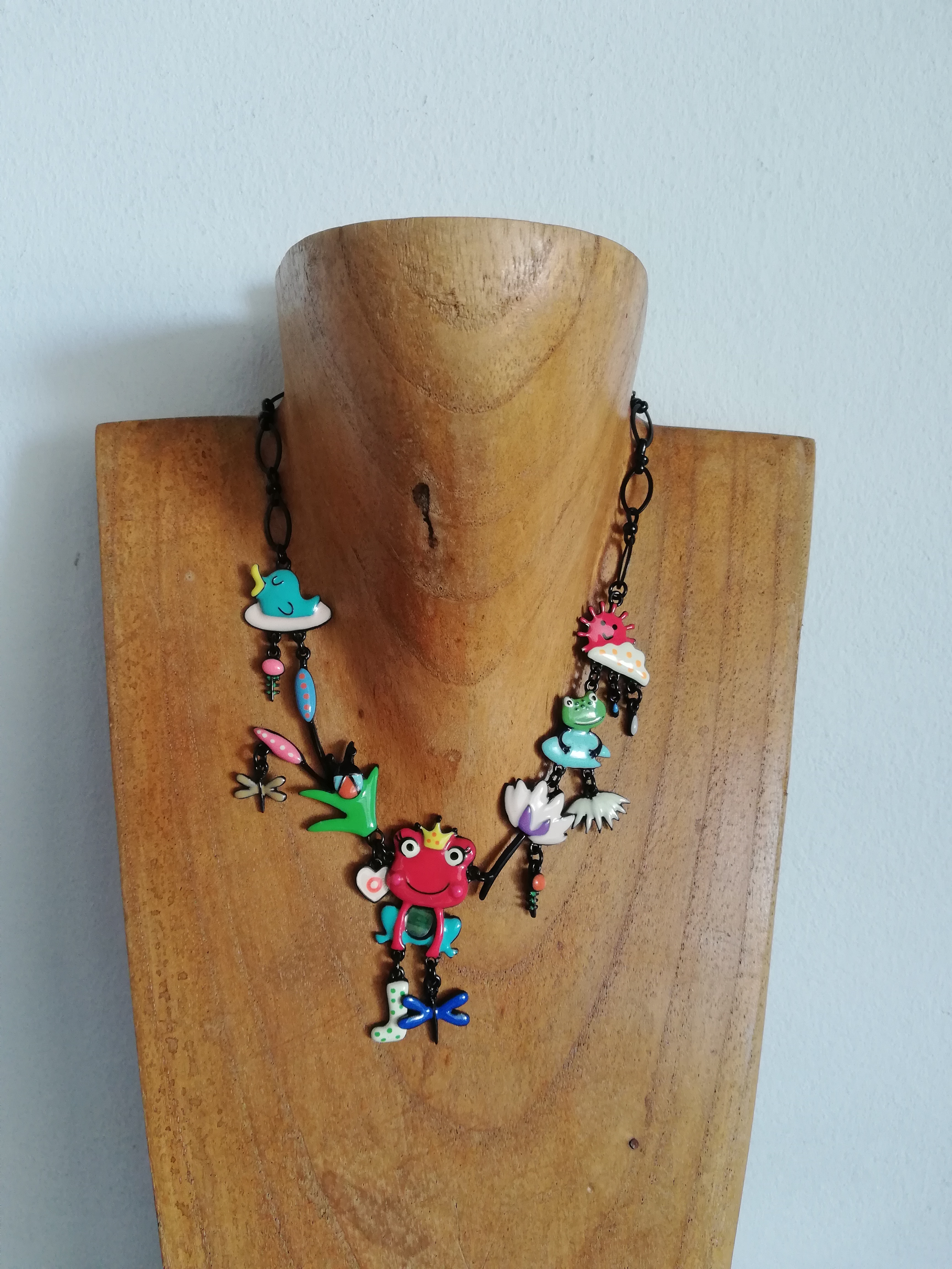 Collier Marque LoL grenouille NEUF — La Réunion