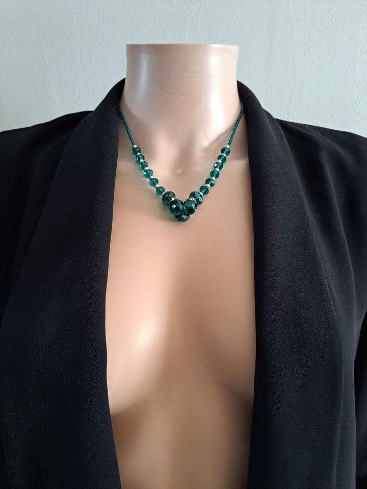 Collier perles de cristal vert, NEUF — La Réunion