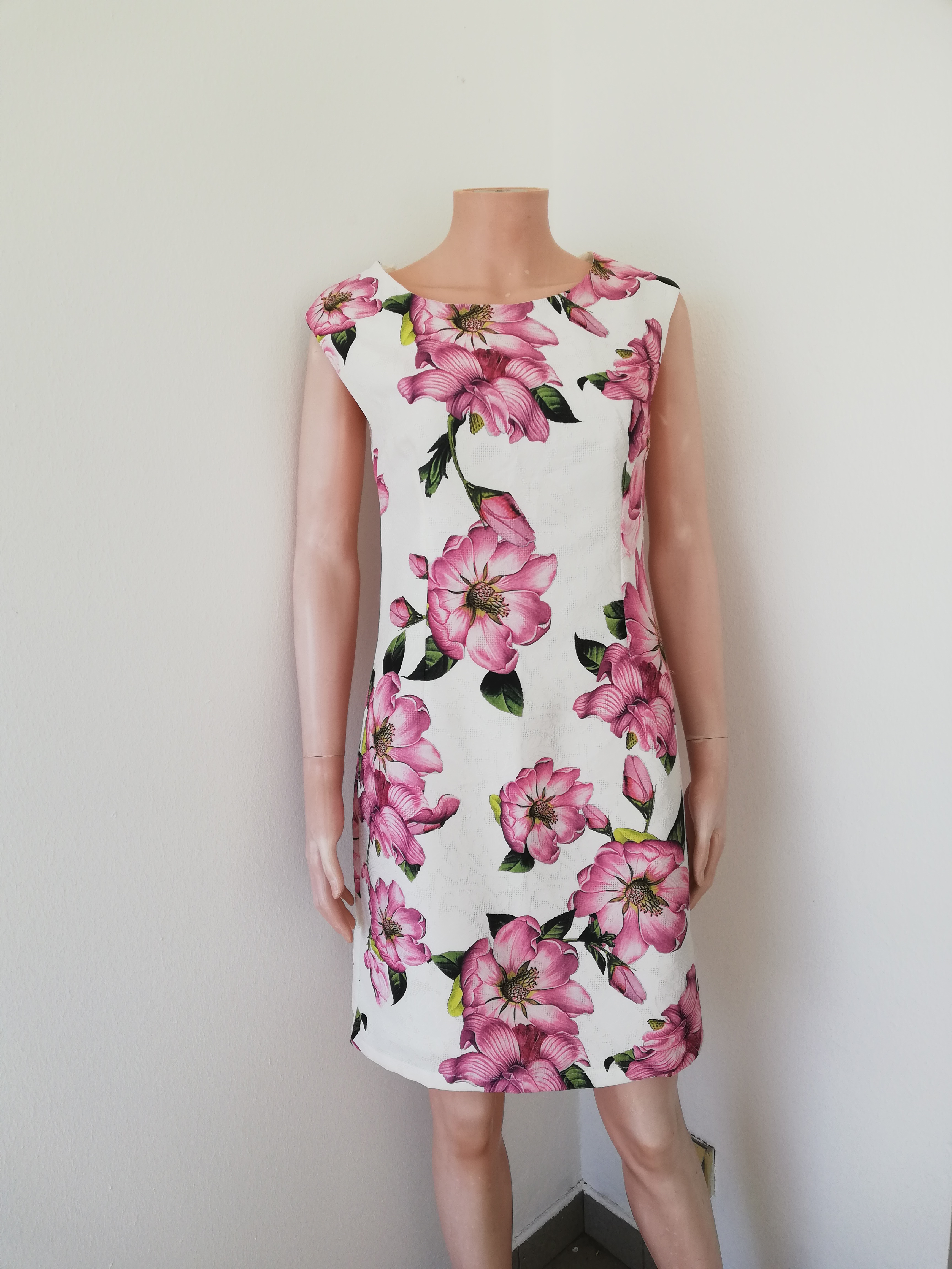 robe blanche imprimé roses fleuri , taille 36 — La Réunion