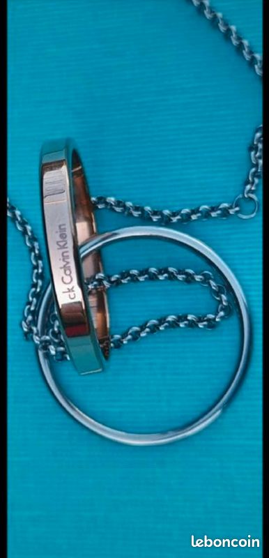 Bijoux CALVIN KLEIN collection , chaîne longue  et pendentif — CALVIN KLEIN  — La Réunion