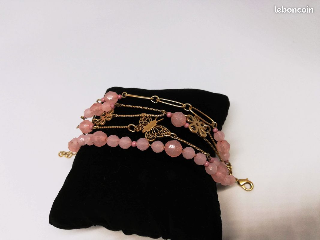 Bracelet chaînes acier doré et cristaux de bohème roses — La Réunion