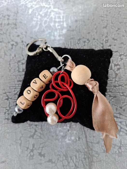 porte clé LOVE , création fait main NEUF — créatrice réunionnaise  — La Réunion