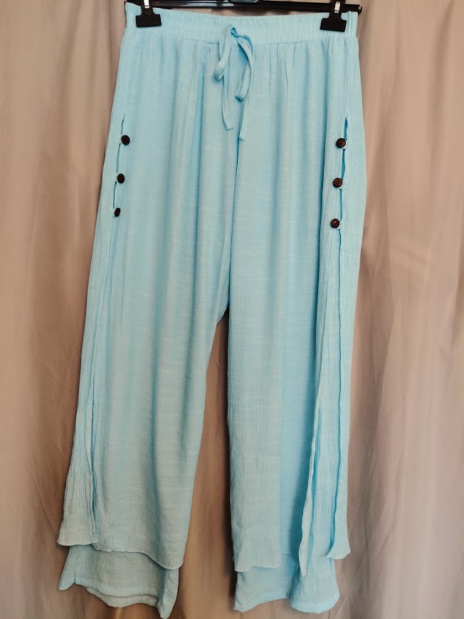 Pantalon bleu ciel Fem t40 — La Réunion