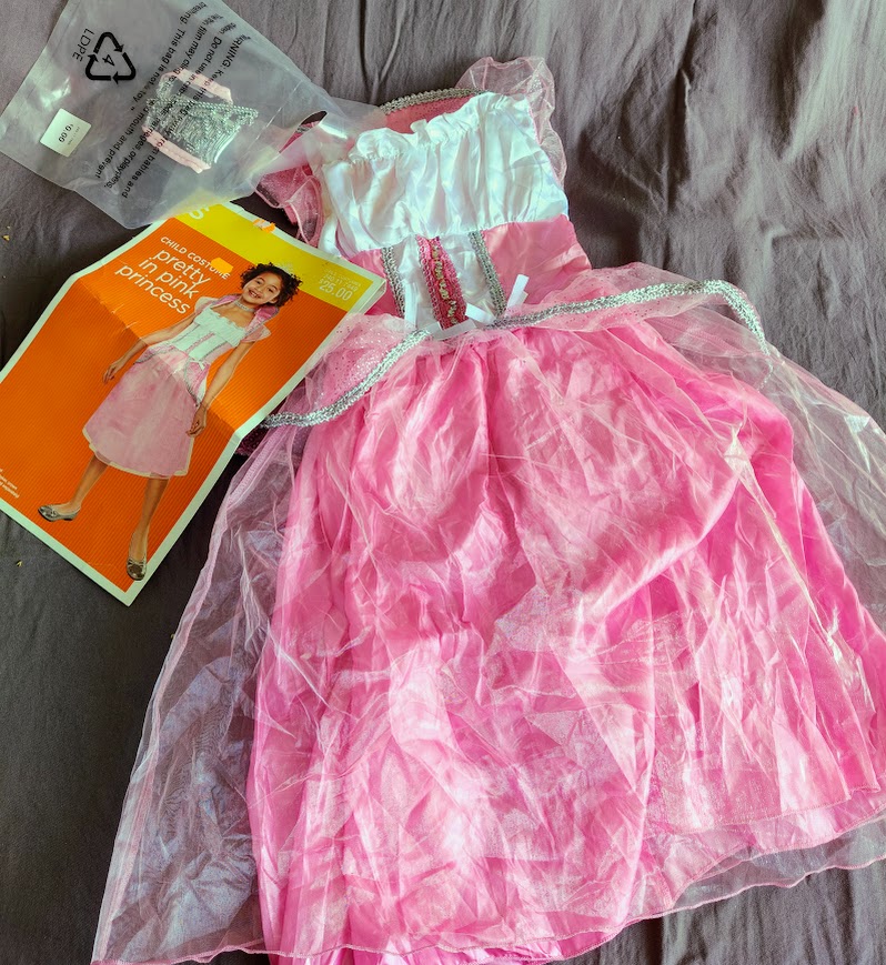 Robe princesse carnaval 6 ans NEUF — La Réunion