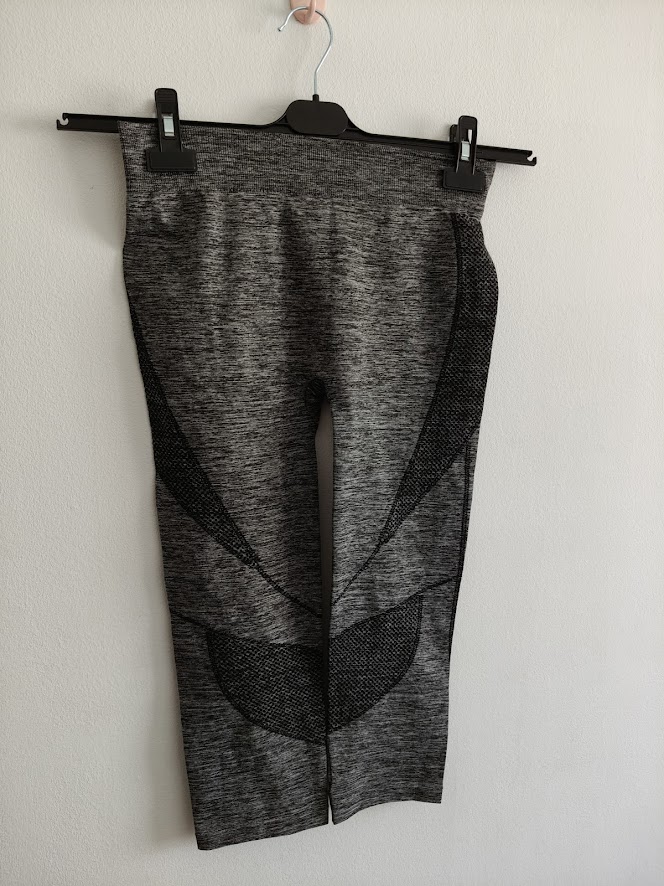vêtement de sport pantalon taille S/M très bon état — La Réunion