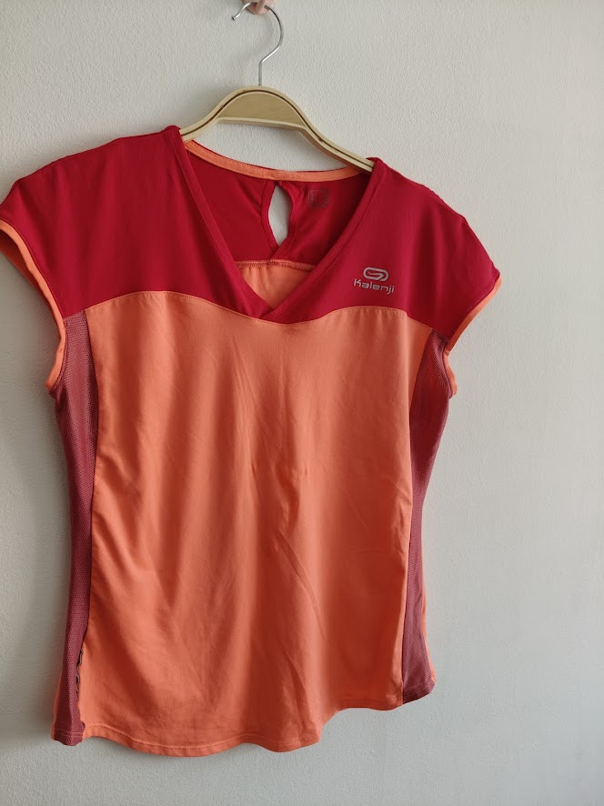 Vetement de sport haut taille S/M, très bon état — La Réunion