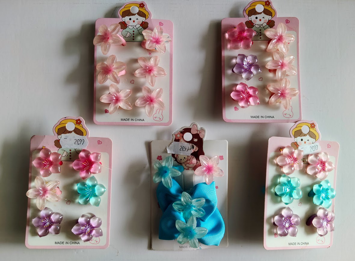 Accessoires cheveux fillette élastiques et barrettes fleurs — La Réunion